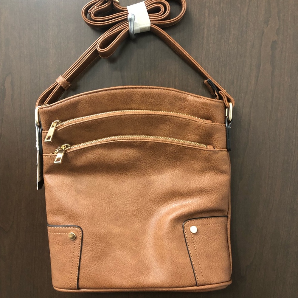 NWT ALYSSA VEGAN LEATHER HANDBAG BROWN ADJUSTABLE STRAP MULTI POCKETS